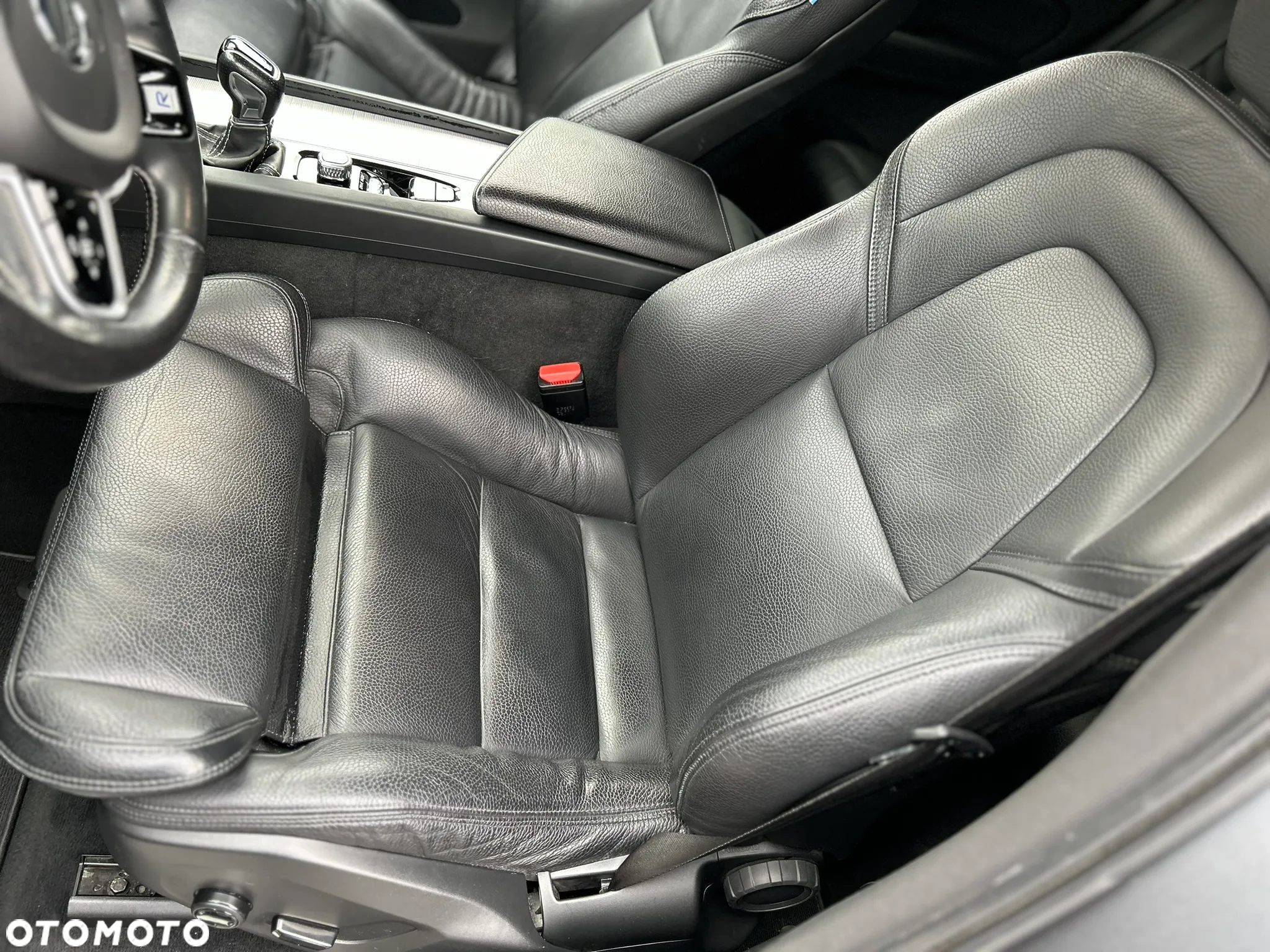Volvo XC 60 D4 R-Design - 10