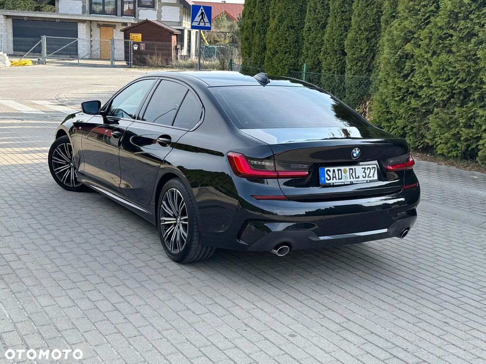 BMW Seria 3 318d Edition M Sport Shadow - 14