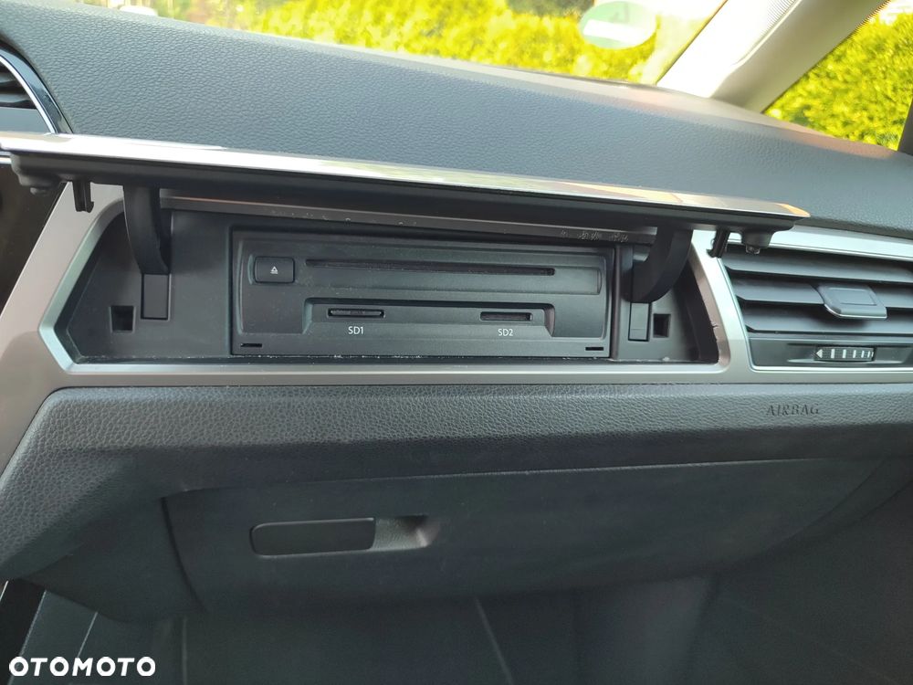 Volkswagen Touran 2.0 TDI SCR (BlueMotion Technology) Comfortline - 20