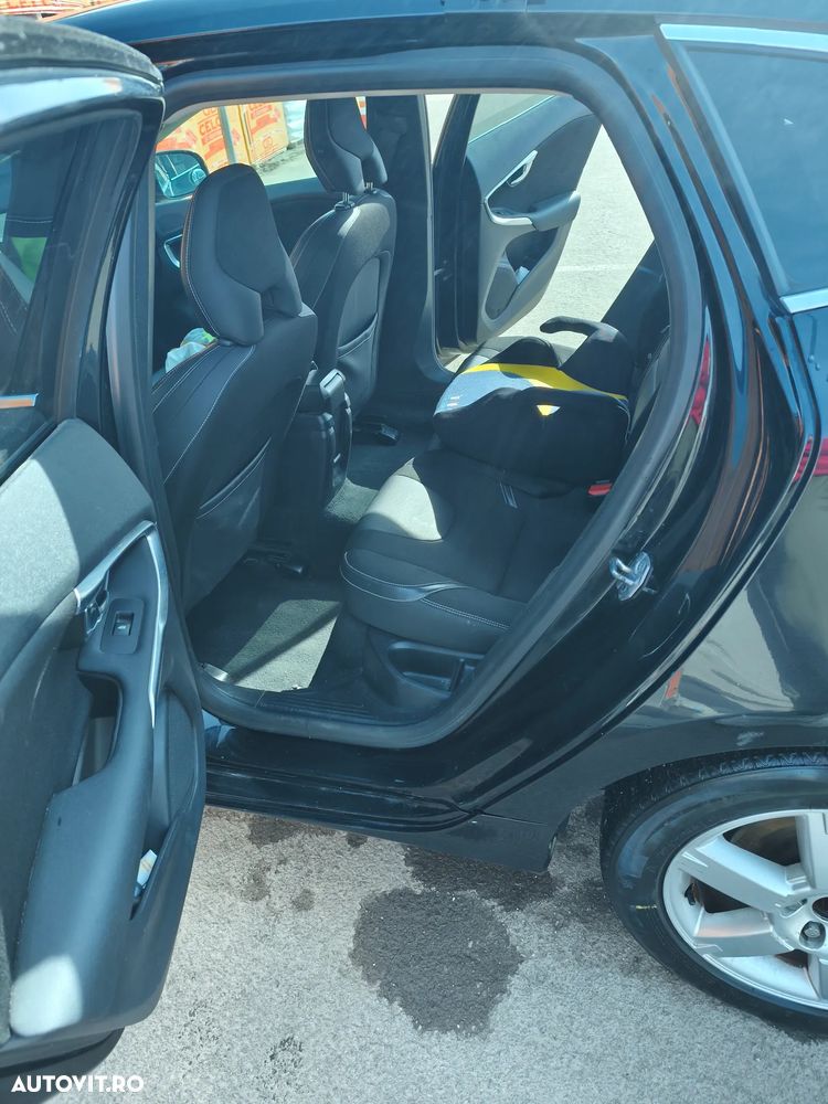 Volvo V40 D2 Powershift Momentum - 13