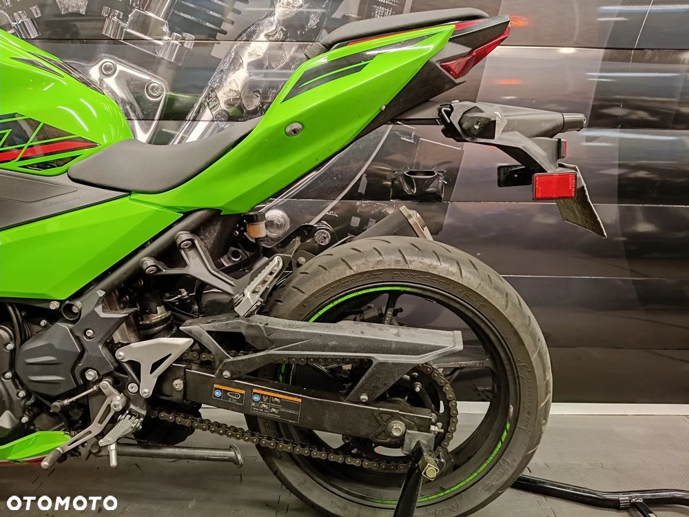 Kawasaki Ninja 400 - 22