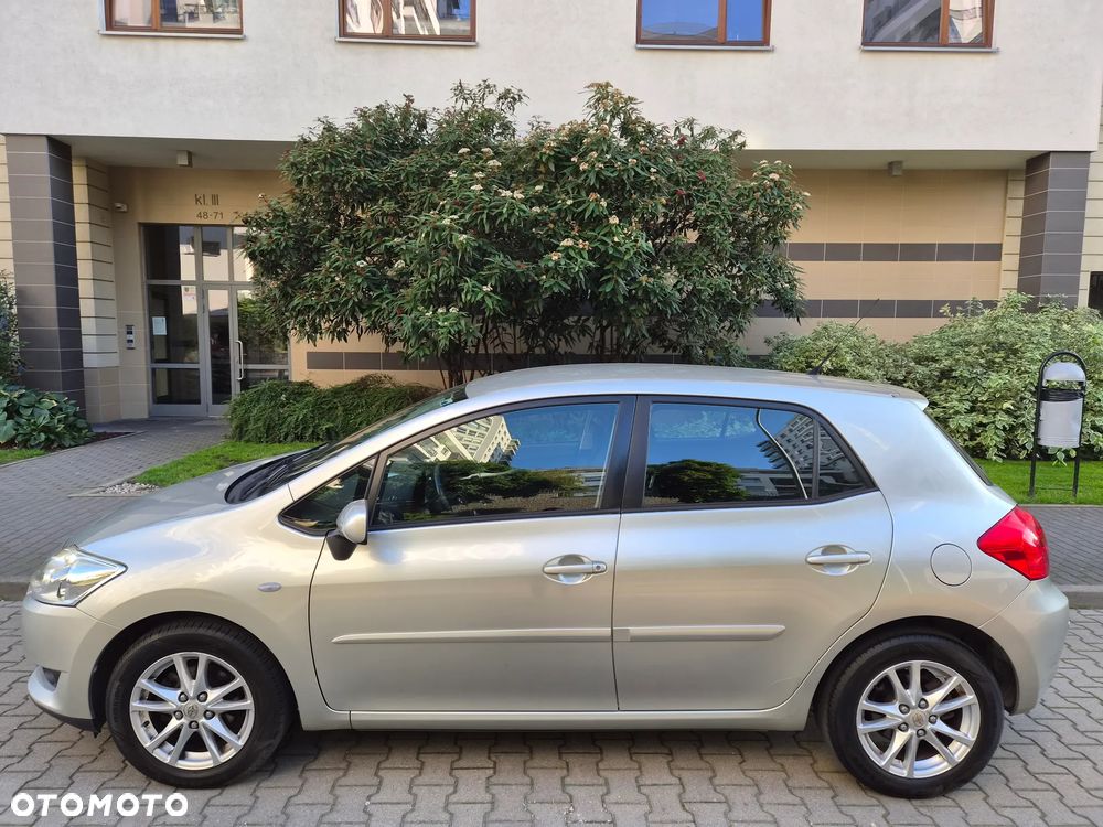 Toyota Auris 1.6 VVT-i Sol - 2