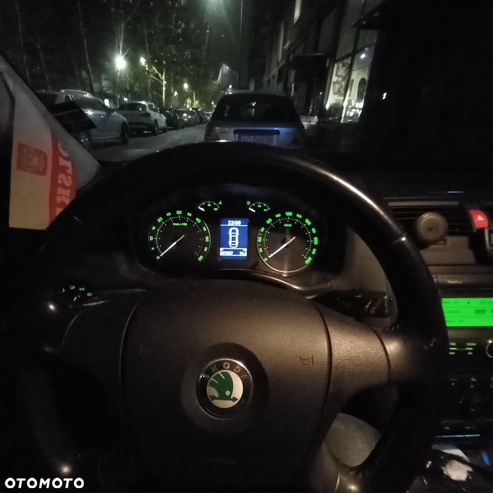 Skoda Octavia 2.0 TDI DPF DSG Laurin & Klement - 2