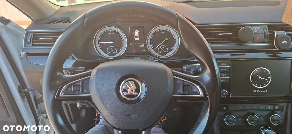 Skoda Superb 2.0 TDI 4x4 L&K DSG - 3