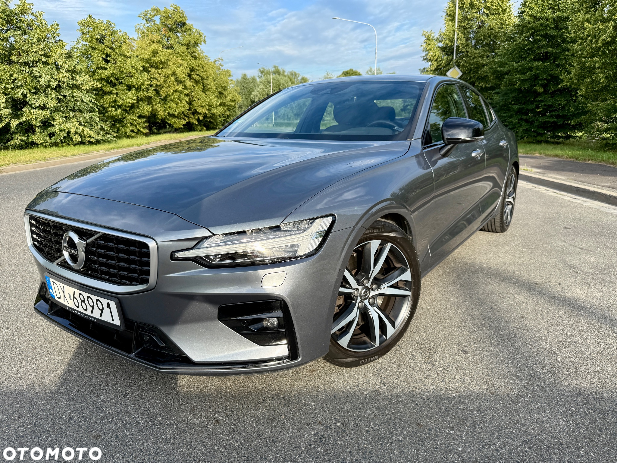 Volvo S60 T5 R-Design - 3