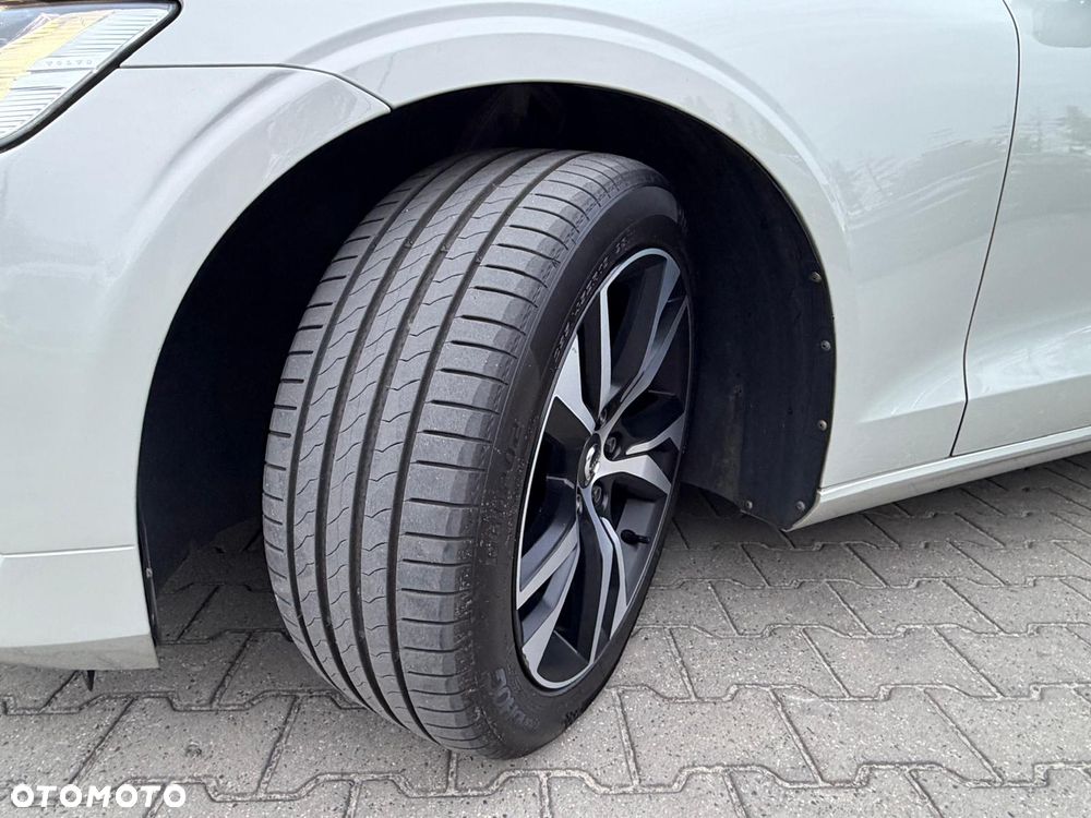 Volvo V60 D4 Momentum - 24