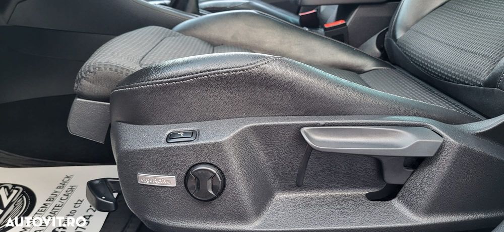 Volkswagen Golf - 29