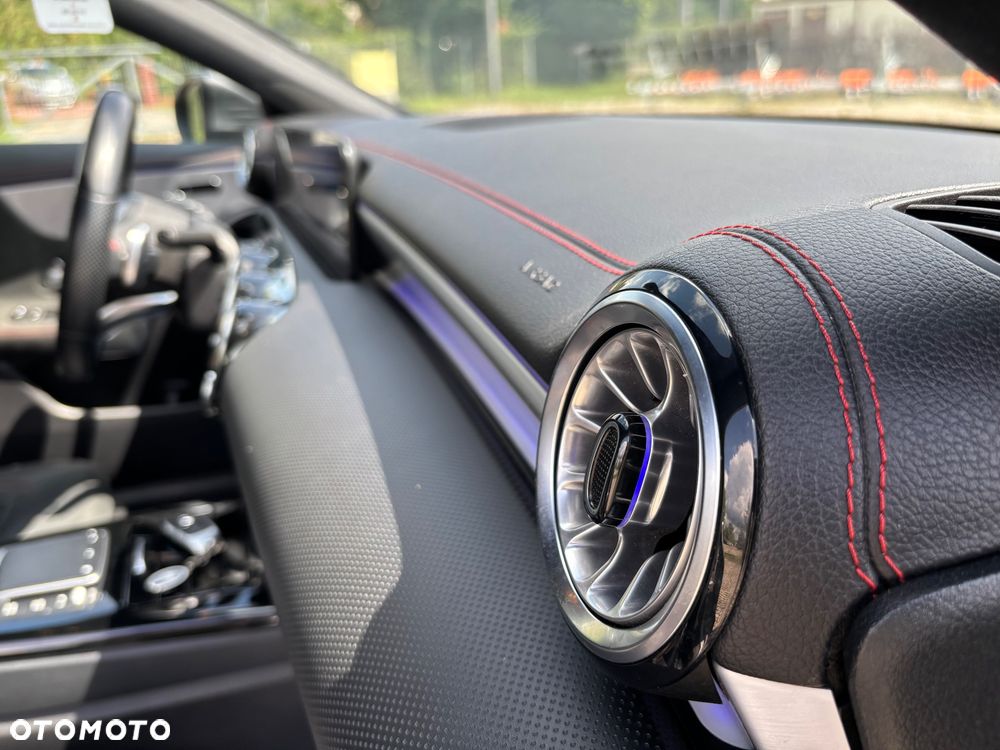 Mercedes-Benz CLA 200 AMG Line 7G-DCT - 19