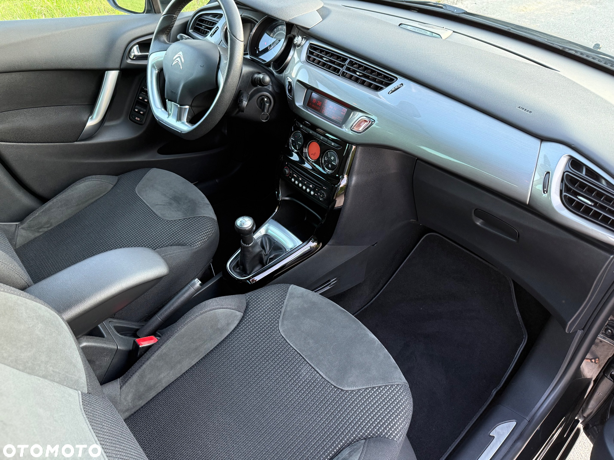 Citroën C3 VTi 120 Exclusive - 19