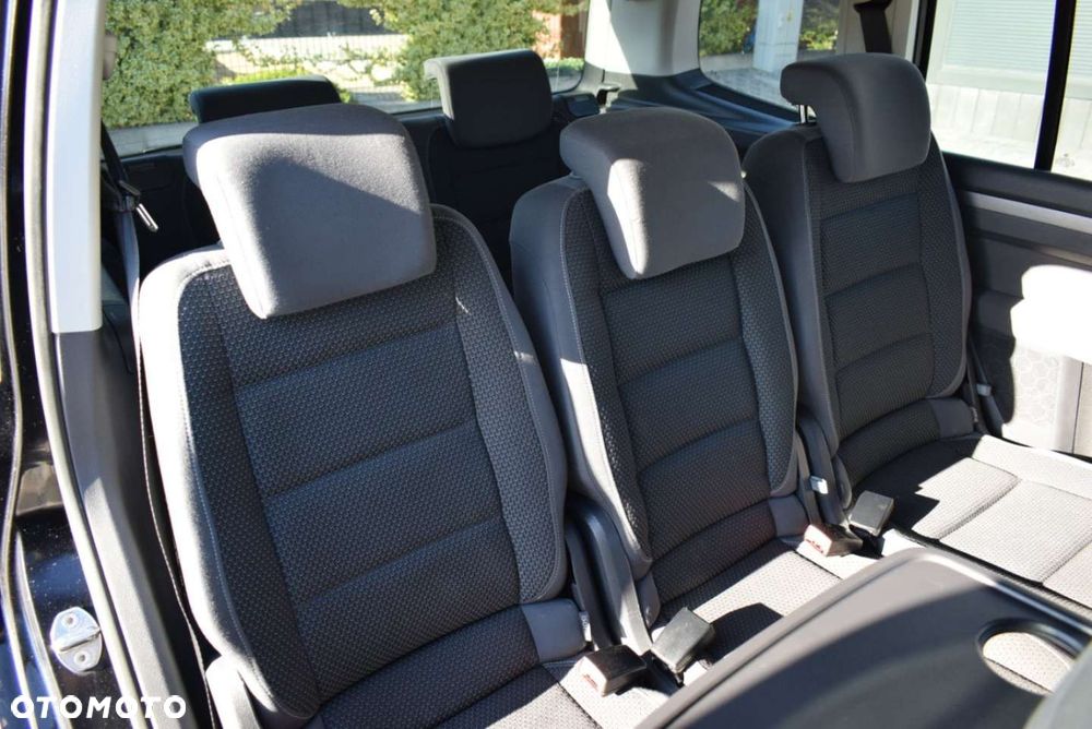 Volkswagen Touran - 21