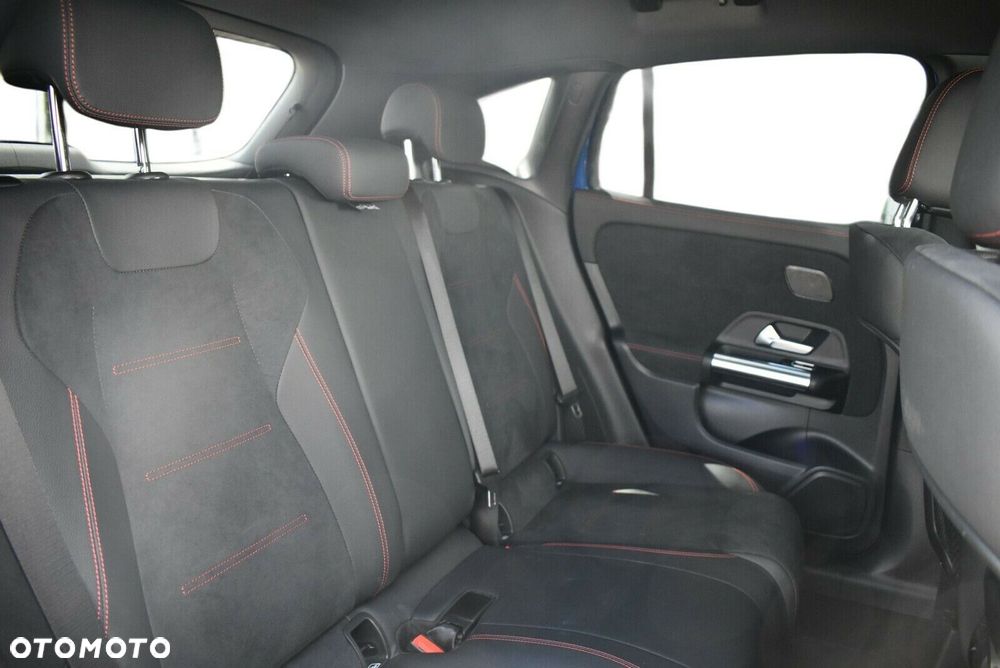 Mercedes-Benz GLA 200 AMG Line - 9