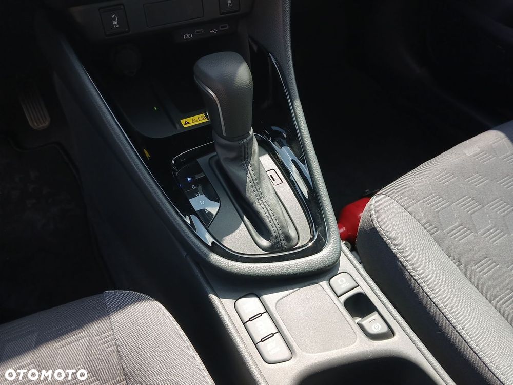 Toyota Yaris Hybrid 1.5 Style - 36