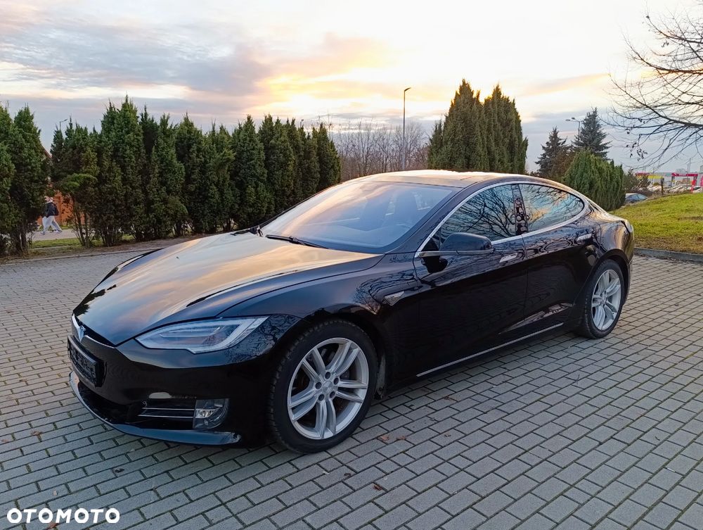 Tesla Model S - 9