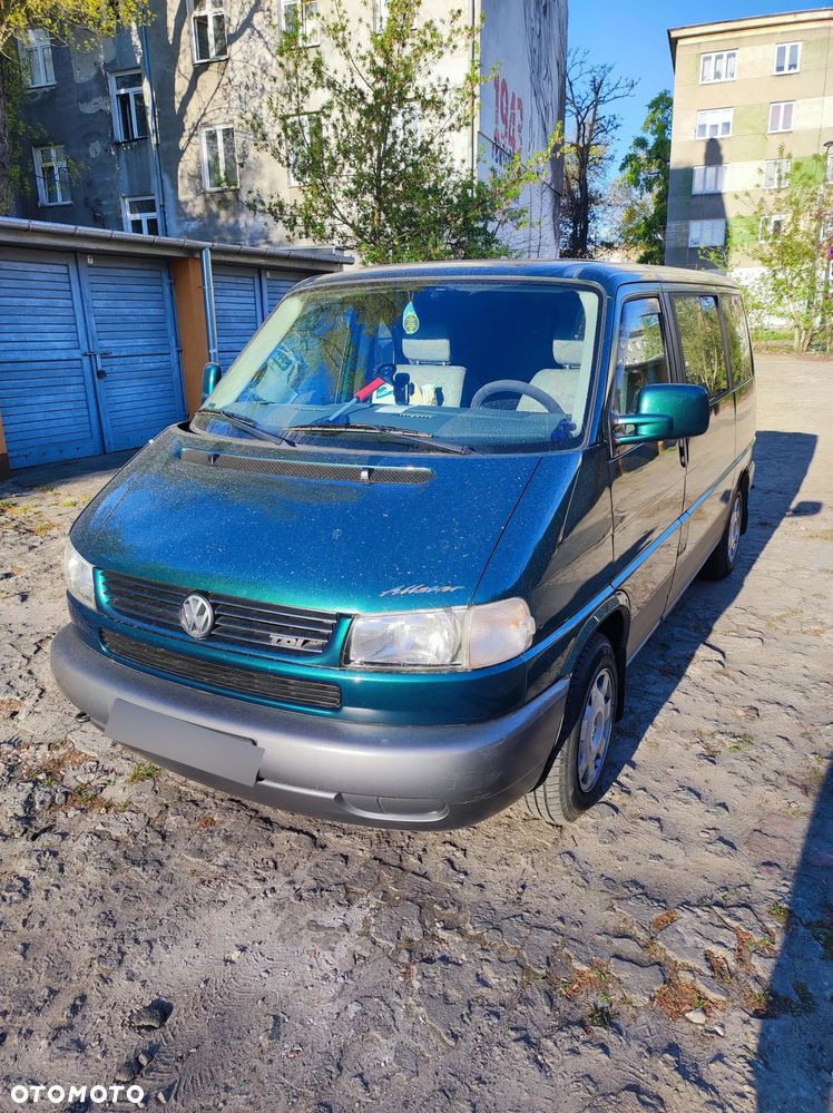 Volkswagen Multivan - 1