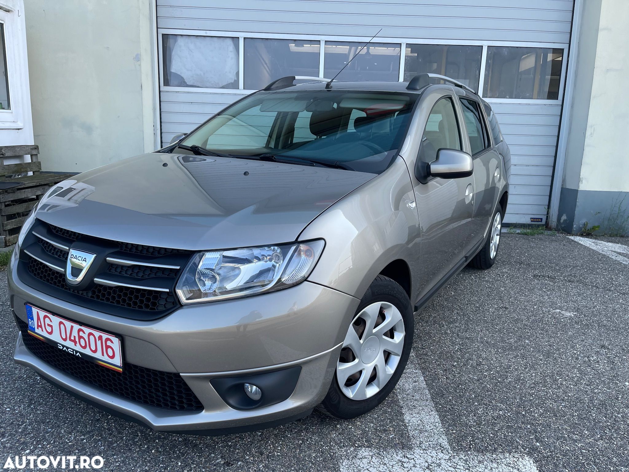 Dacia Logan 0.9 90CP Ambiance - 1