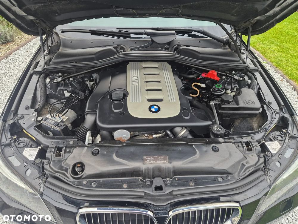 BMW Seria 5 530d xDrive Touring Edition Sport - 17
