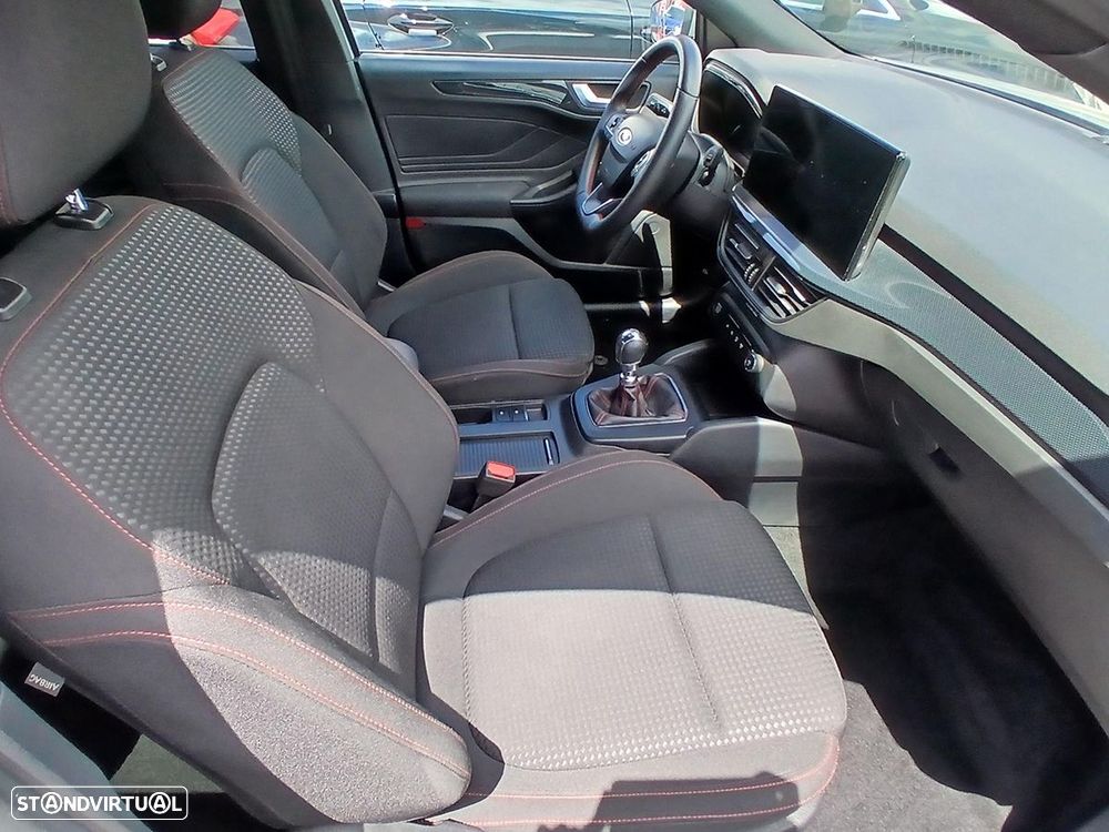 Ford Focus 1.0 EcoBoost MHEV ST-Line - 14