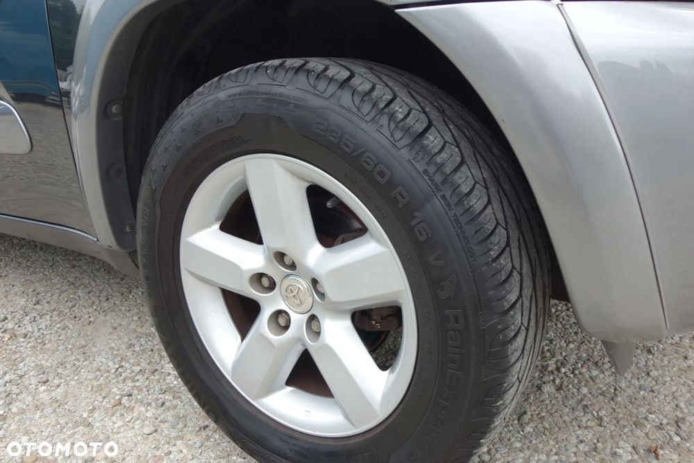 Toyota RAV4 2.0 VVT-i 4x4 - 34