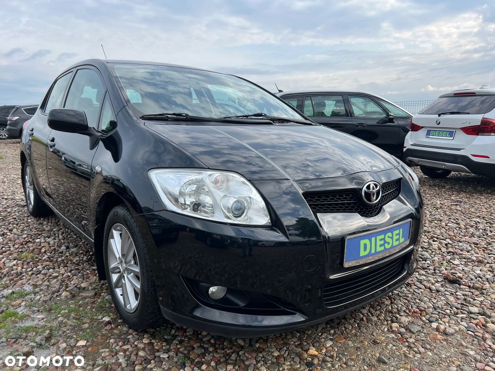 Toyota Auris 1.4 D-4D Edition - 1