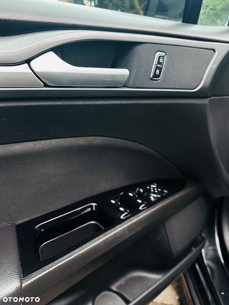 Ford Mondeo 2.0 TDCi Titanium - 11