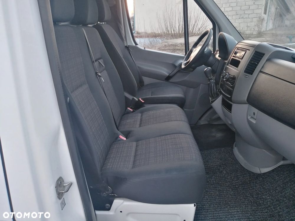 Mercedes-Benz Sprinter - 14