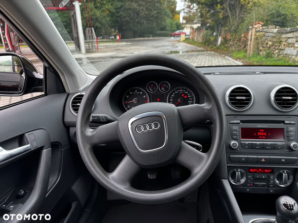 Audi A3 Sportback 1.8 TFSI Ambiente - 15