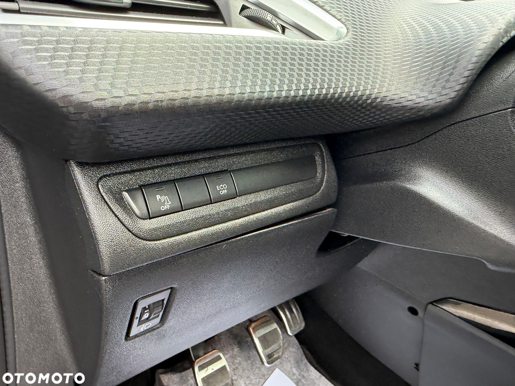 Peugeot 2008 PureTech 110 Stop&Start Crossway - 32