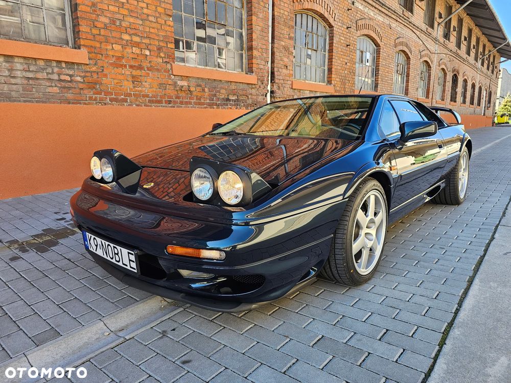 Lotus Esprit - 12