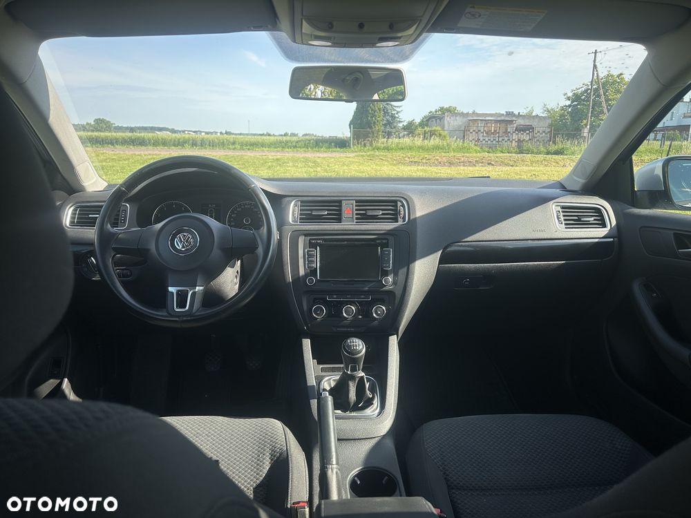 Volkswagen Jetta - 5