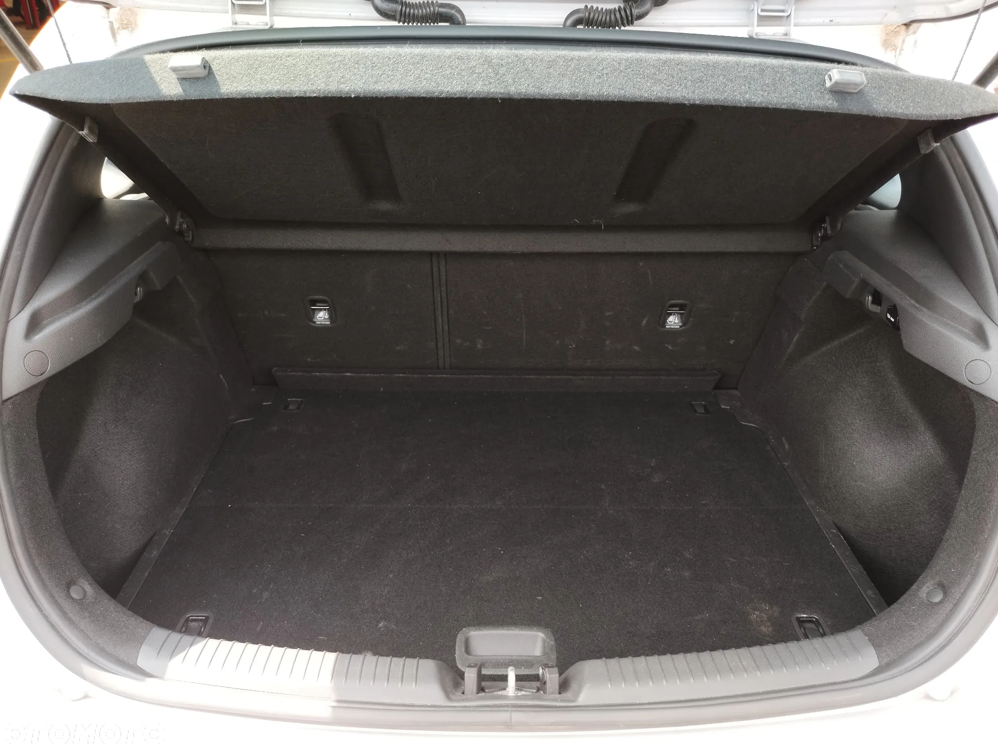 Hyundai i30 1.5 DPI Classic + - 17