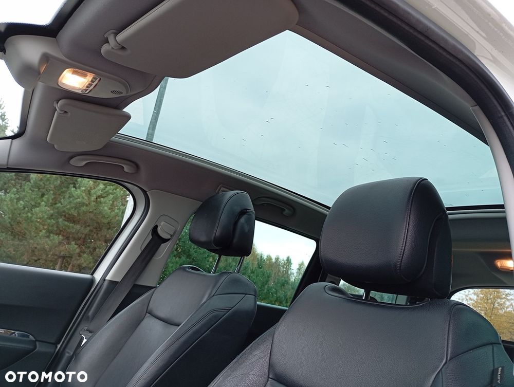 Peugeot 5008 - 12