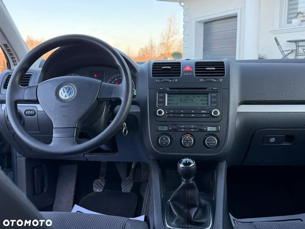 Volkswagen Jetta - 5