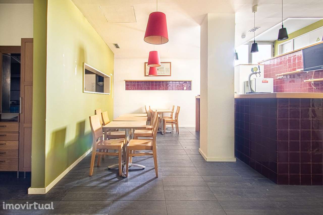 Loja em Queijas - Grande imagem: 3/16