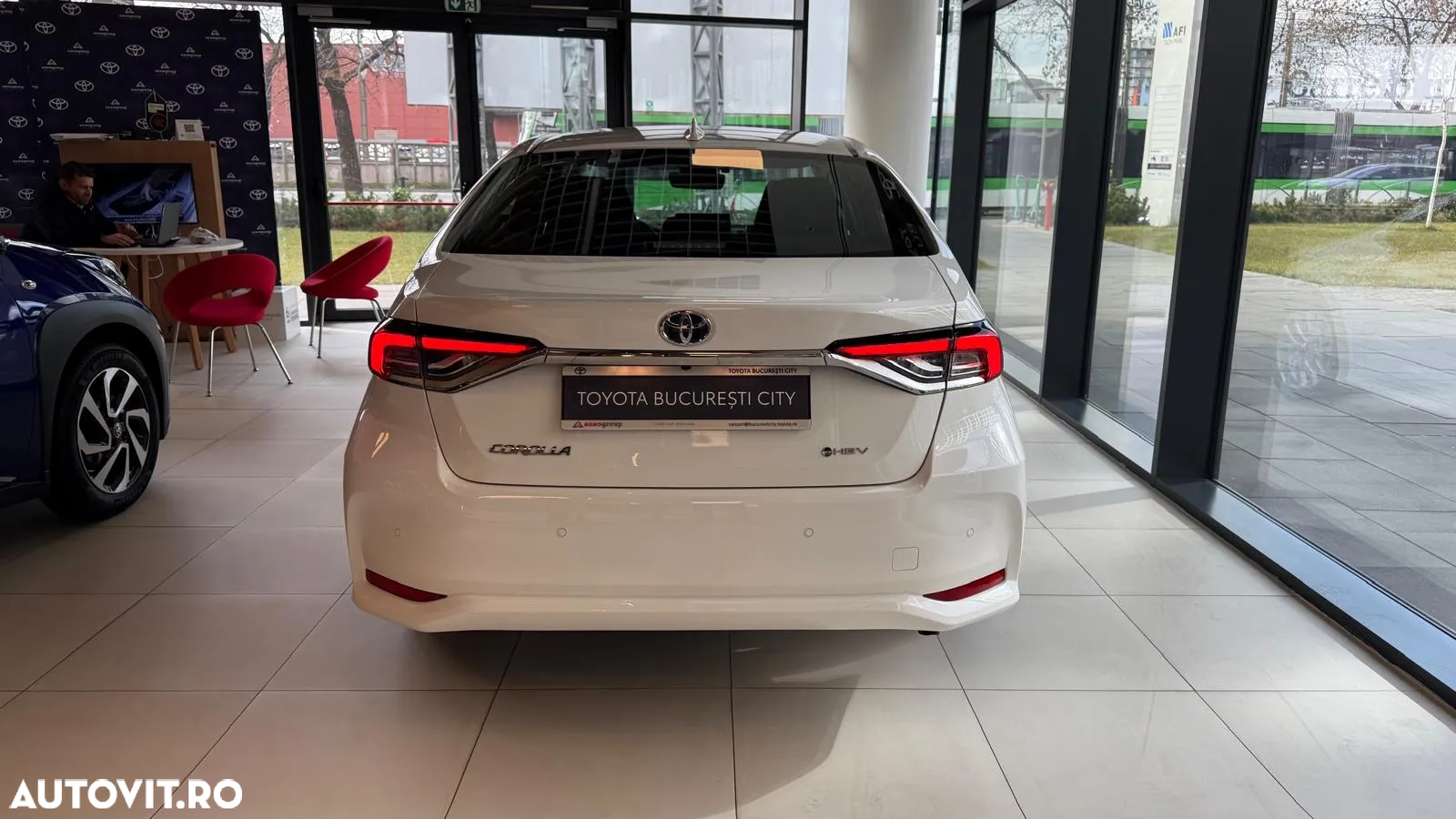 Toyota Corolla 1.8 HSD Business - 8