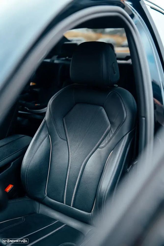 BMW 530 e Pack Desportivo M - 19