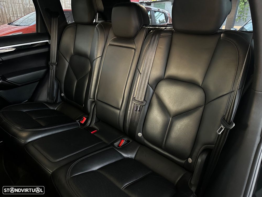 Porsche Cayenne - 11