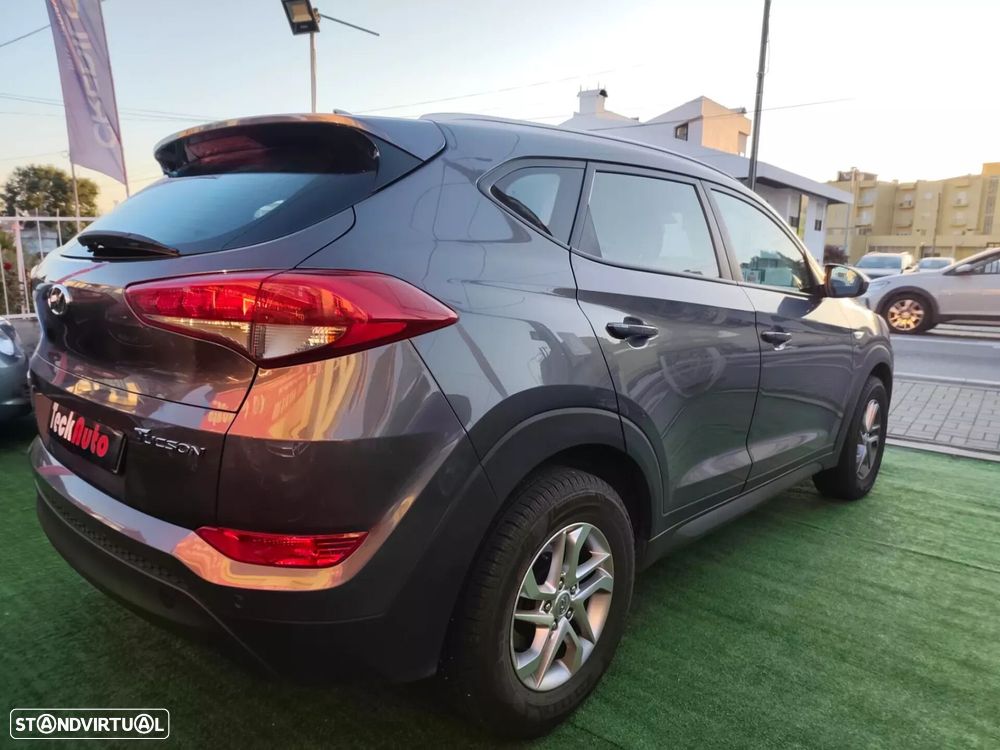 Hyundai Tucson blue 1.7 CRDi 2WD Advantage - 9
