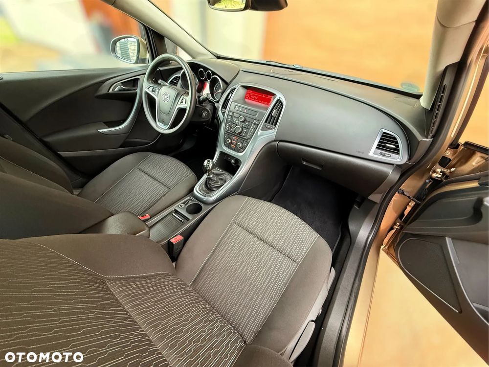 Opel Astra - 10