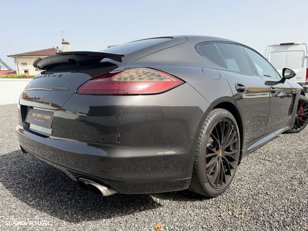 Porsche Panamera Turbo PDK - 23