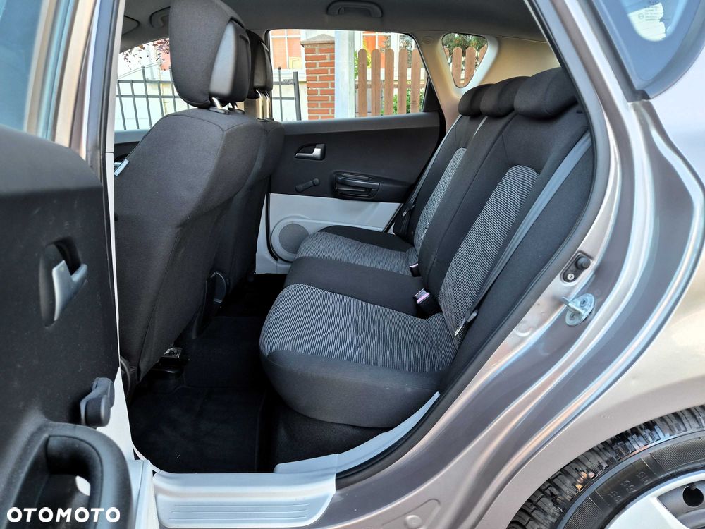 Kia Ceed - 6