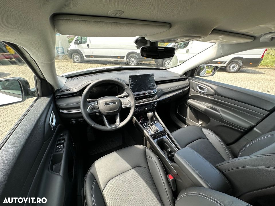 Jeep Compass - 11