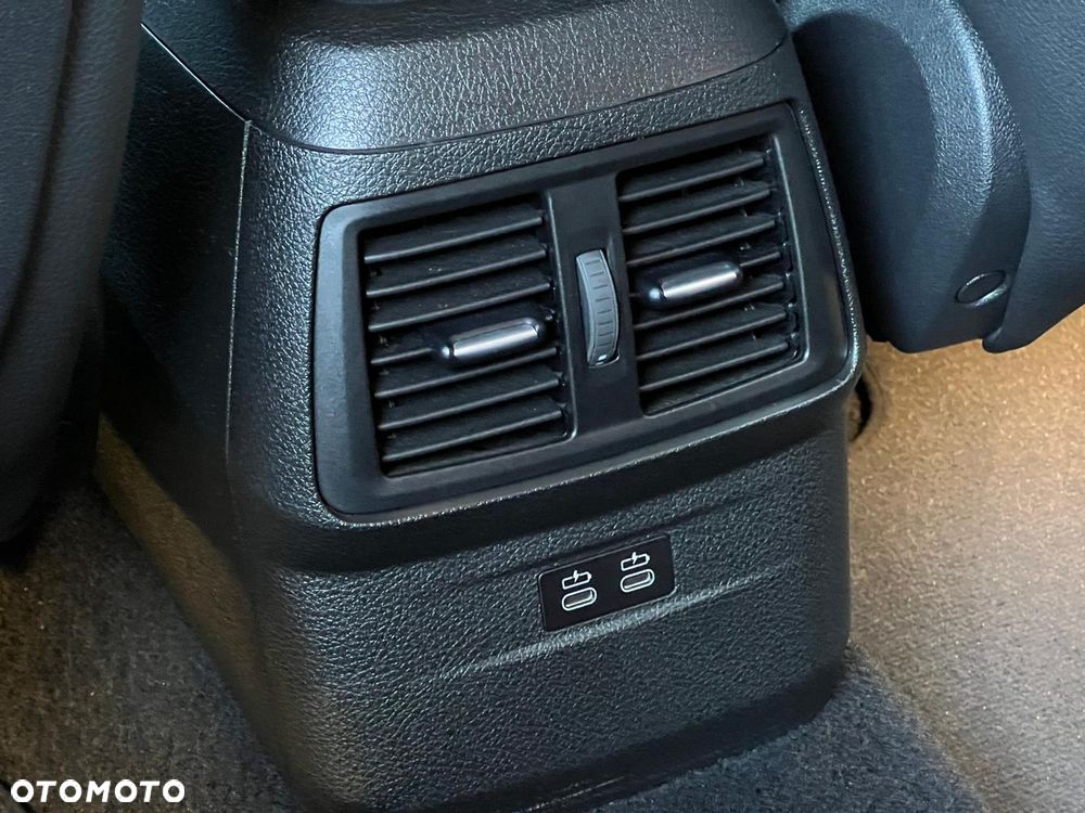 BMW Seria 2 218i M Sport - 36