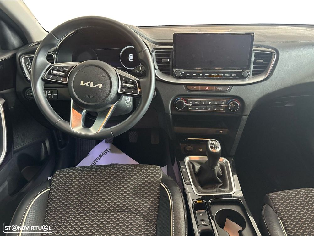 Kia Ceed SW 1.0 T-GDI Drive - 10