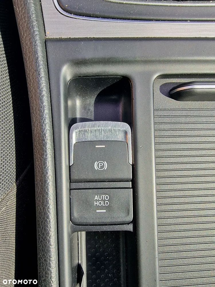 Volkswagen Golf VII 1.6 TDI BMT Comfortline - 12