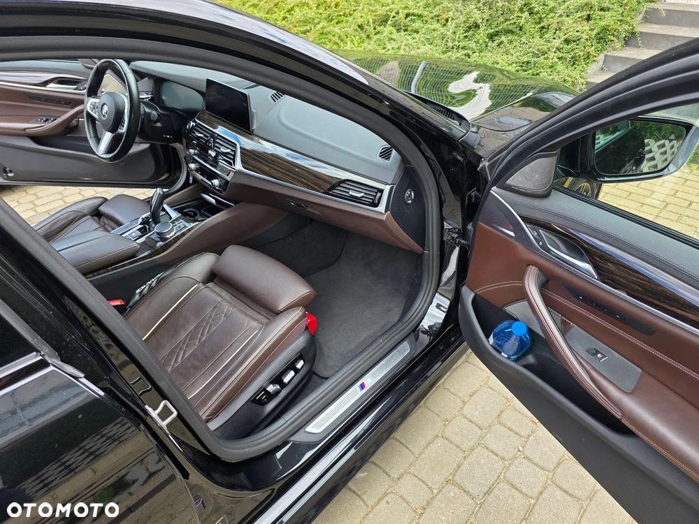 BMW Seria 5 540d xDrive - 13