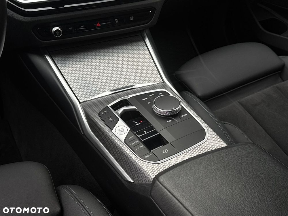 BMW Seria 3 320d xDrive - 18