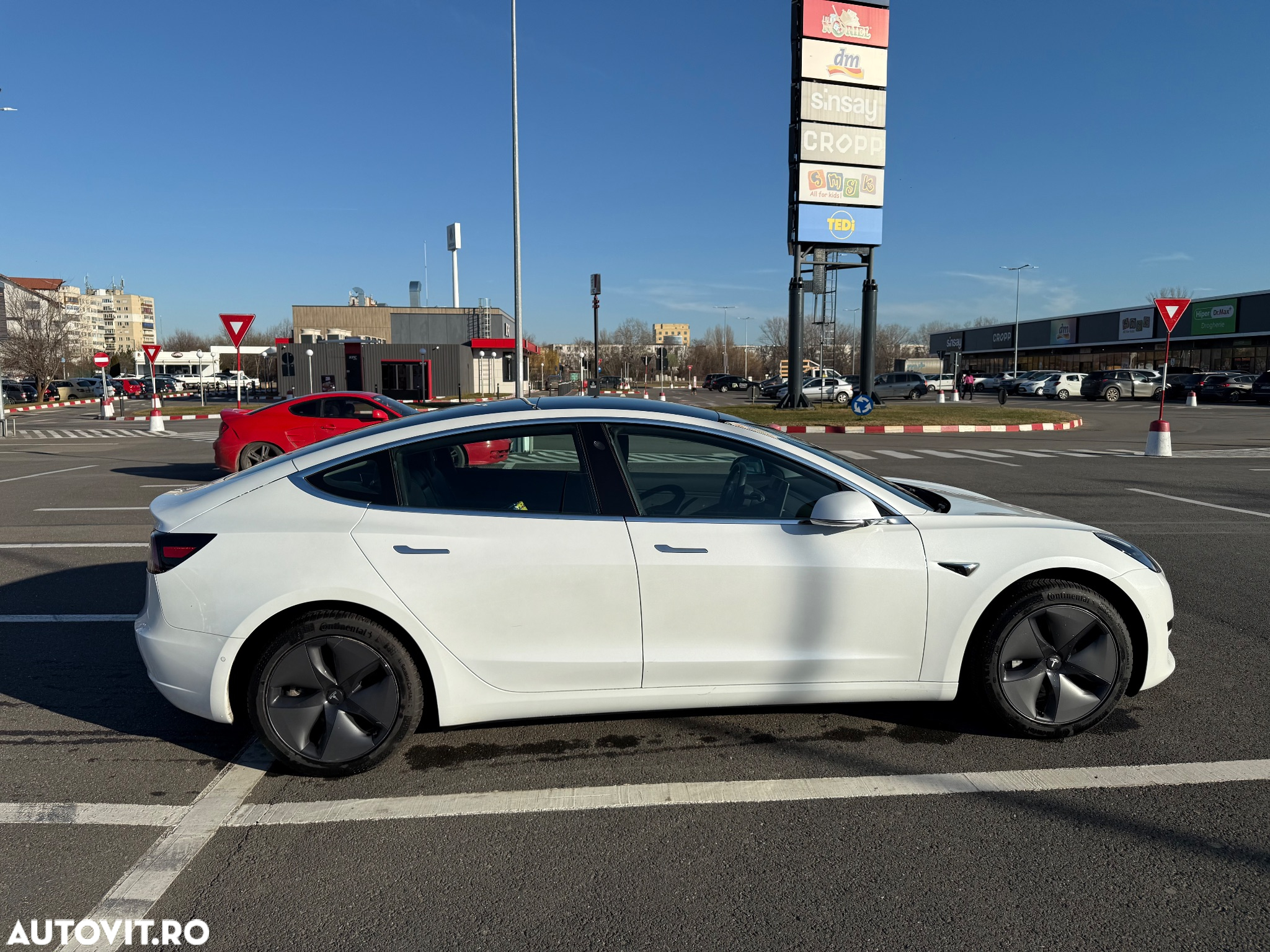 Tesla Model 3 - 3