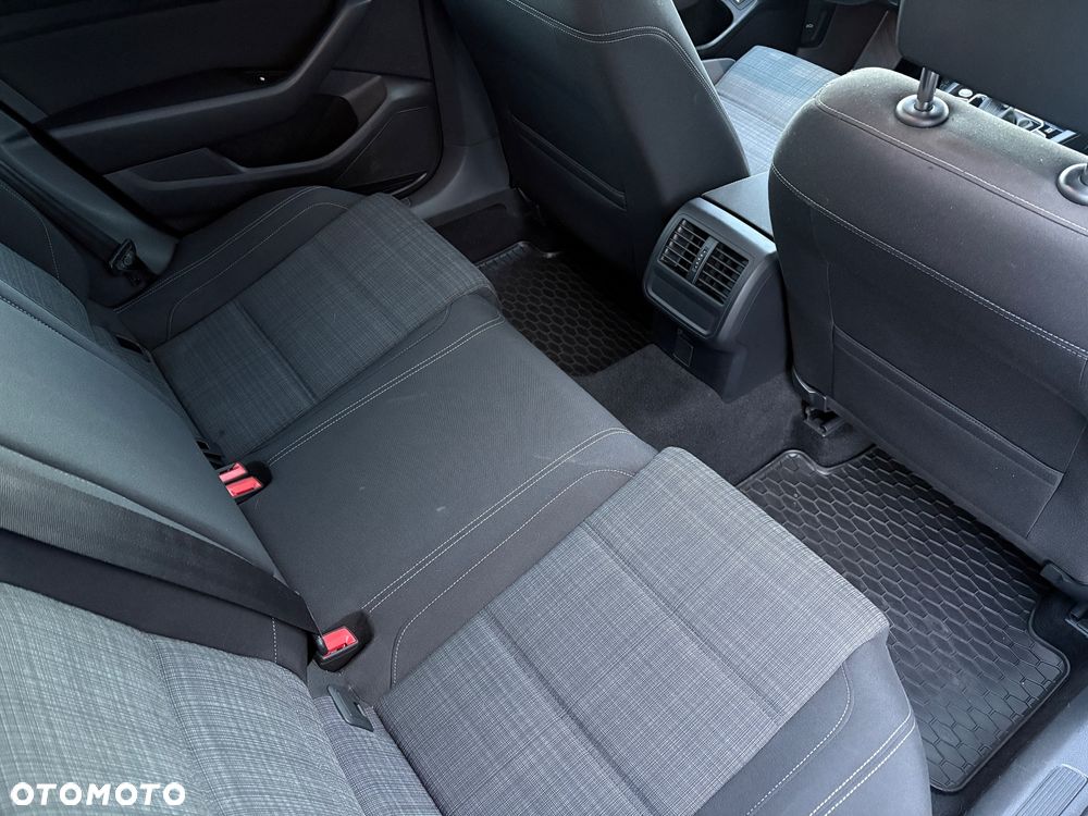 Volkswagen Passat Variant 2.0 TDI EVO Business DSG - 11