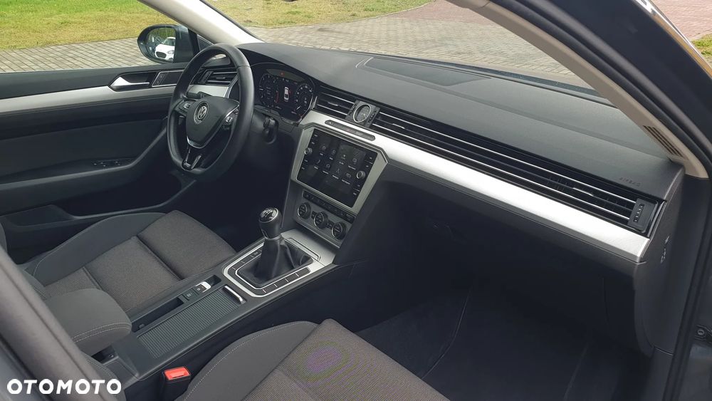 Volkswagen Passat 2.0 TDI BMT Comfortline - 21