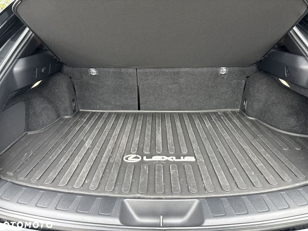 Lexus UX 300h Omotenashi - 24